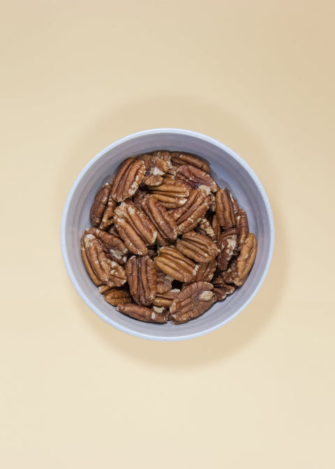 raw pecan nuts with nutrition benefits