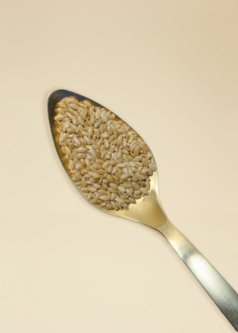 Golden flax seeds rich in fiber and Omega-3